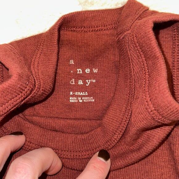A New Day Rust Color Crewneck Tank Top | Sz XS - Picture 3 of 5